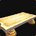 Table majestueuse en bois clair