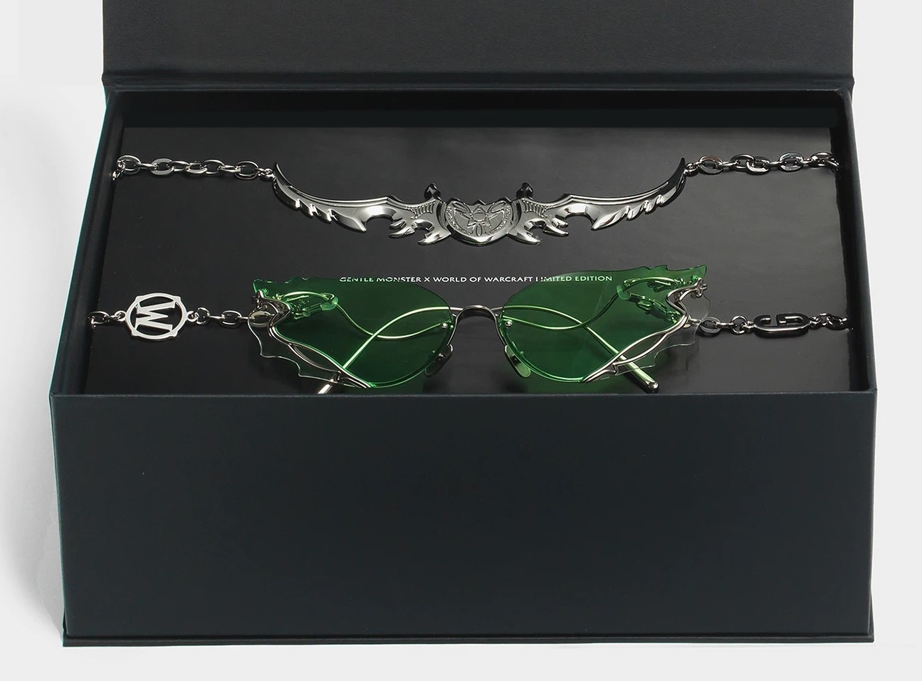 Gentle Monster Queen K2 logo-plaque sunglasses, Green