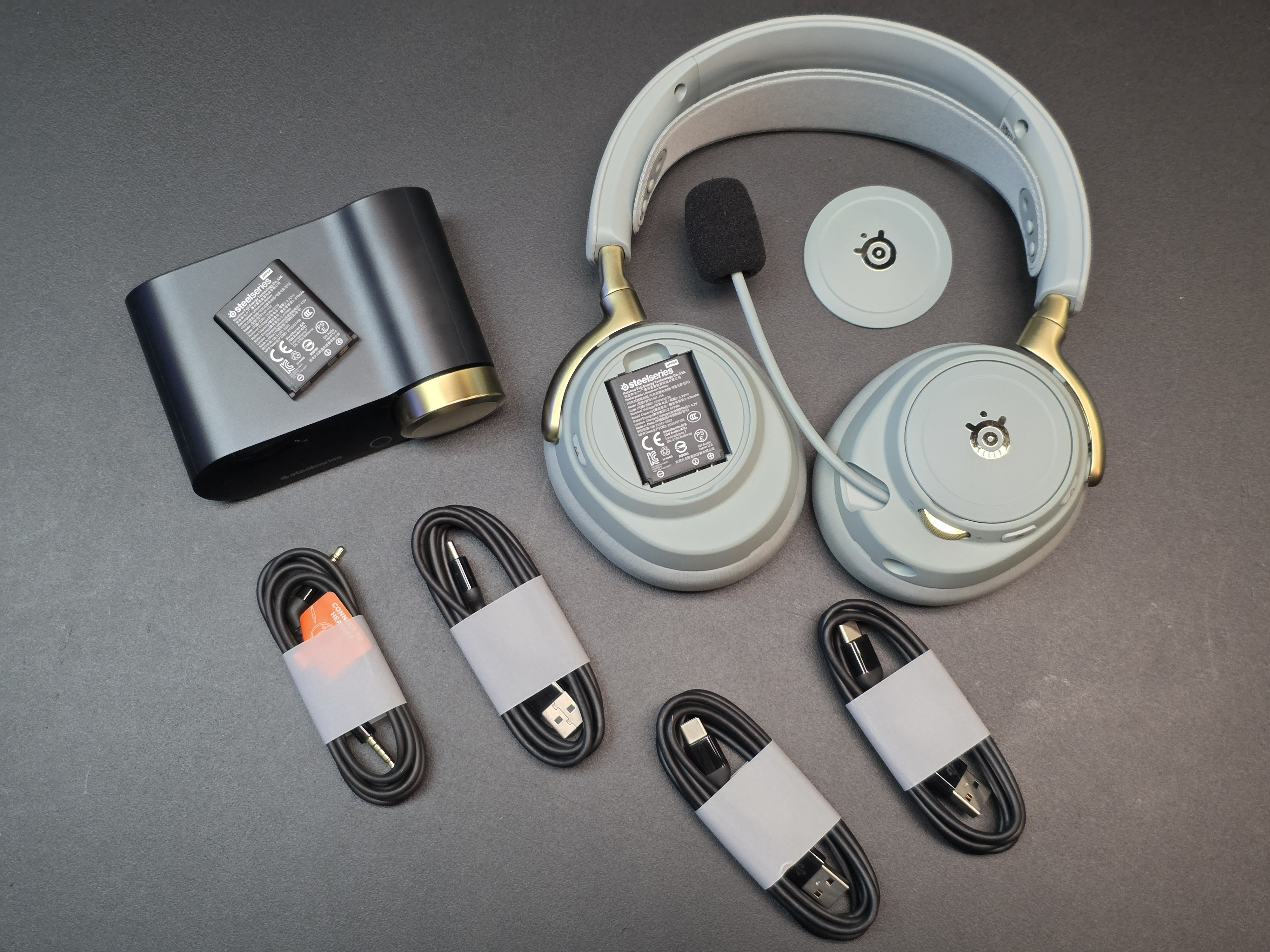 SteelSeries Arctis Nova Elite – Unboxing & First Impressions