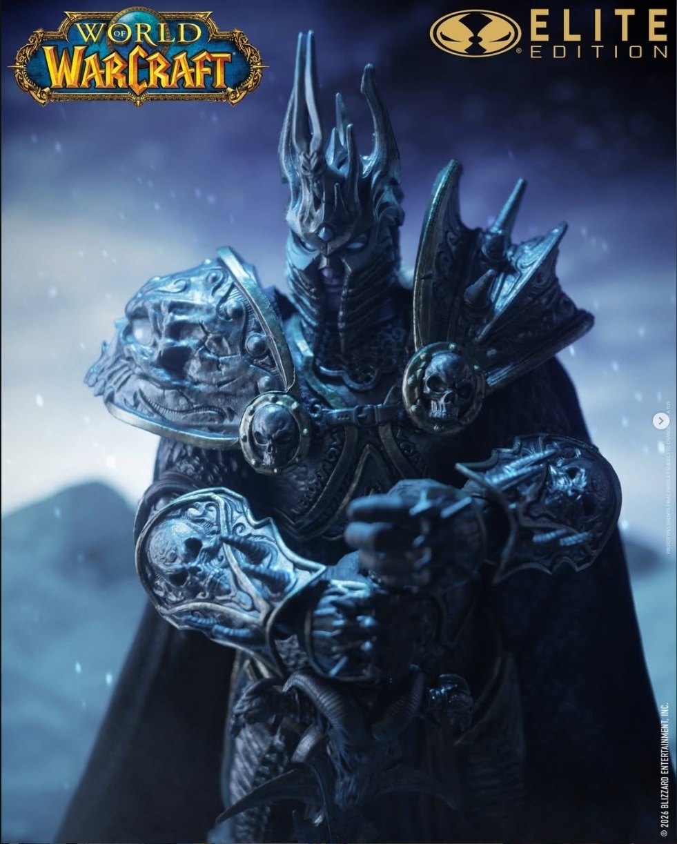 Альтернативный вид экшен-фигурки Артаса от McFarlane Toys