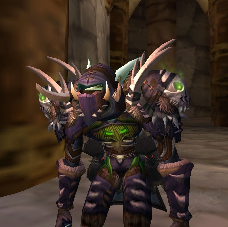 Timeworn Shadowtooth Faceguard Item World of Warcraft