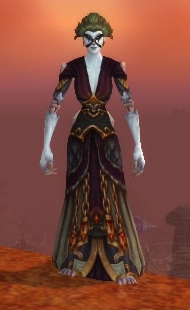 Robe dorée tape-à-l'œil - Objet - World of Warcraft