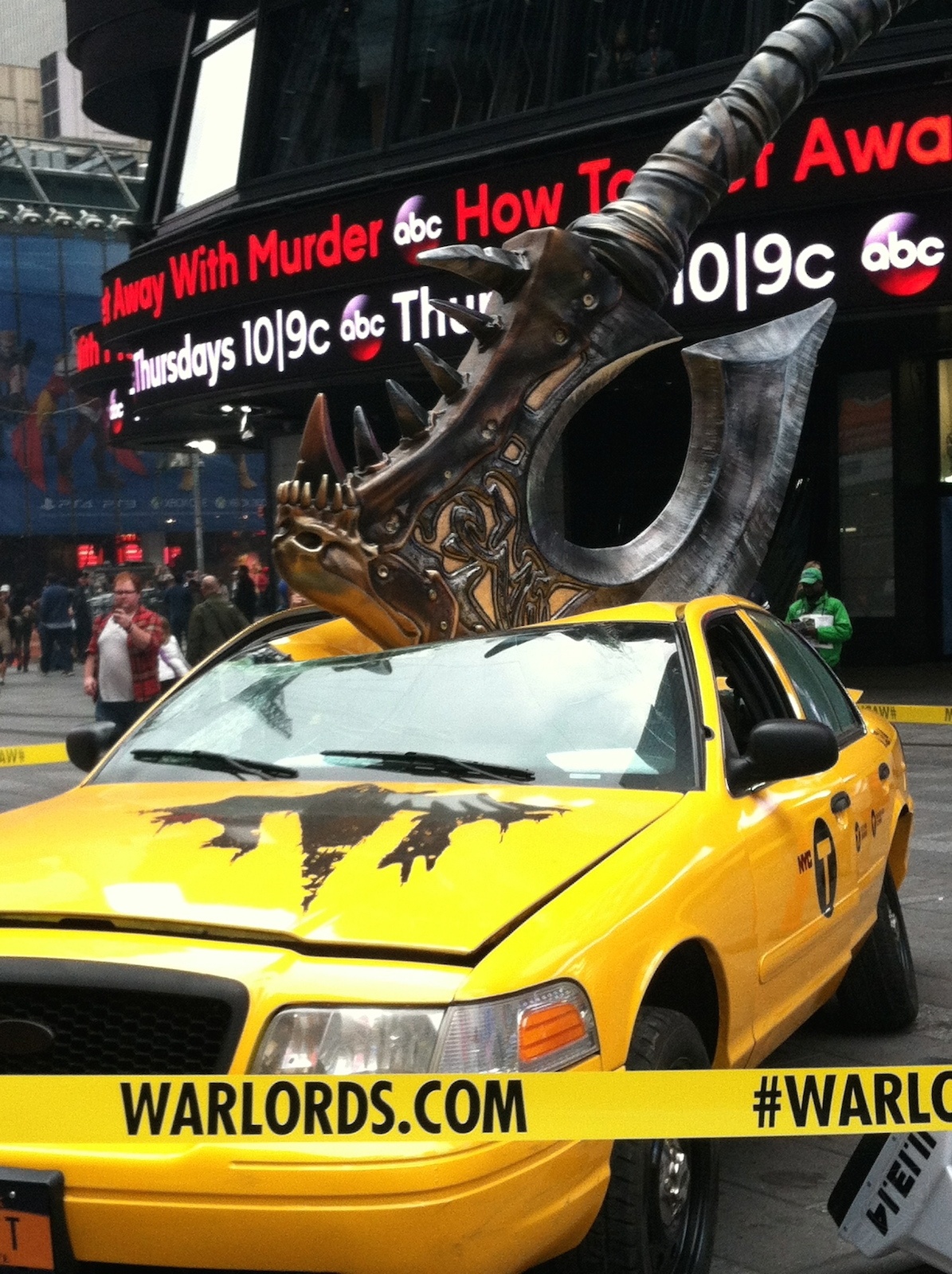 Warlords Of Draenor Smashed Taxi In Times Square Wowhead News - 